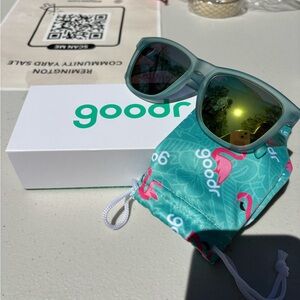 Goodr Sunbathing with Wizards sunglasses